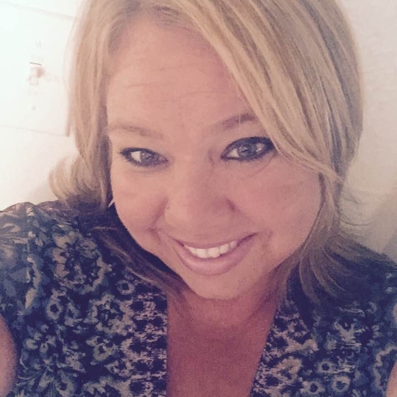 Meet your Posher, Heather - Picture 1 of 1